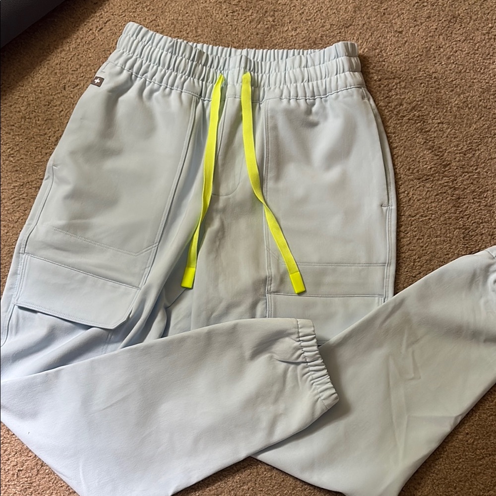 Figs open skies blue cargo joggers size XS petite